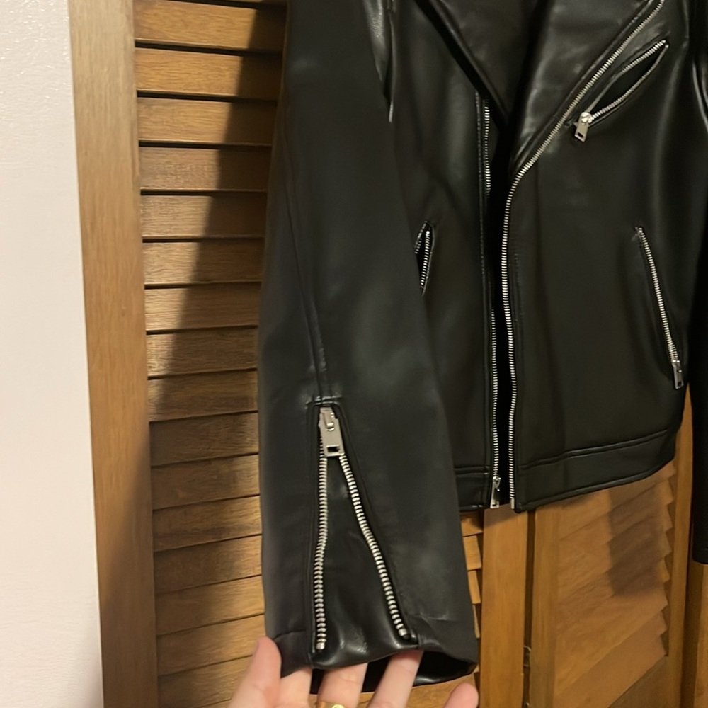 Leather jacket - Picture 5 of 6